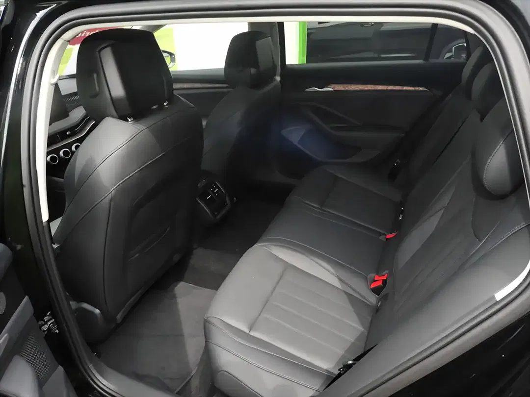 Skoda Superb - Thumbnail 12