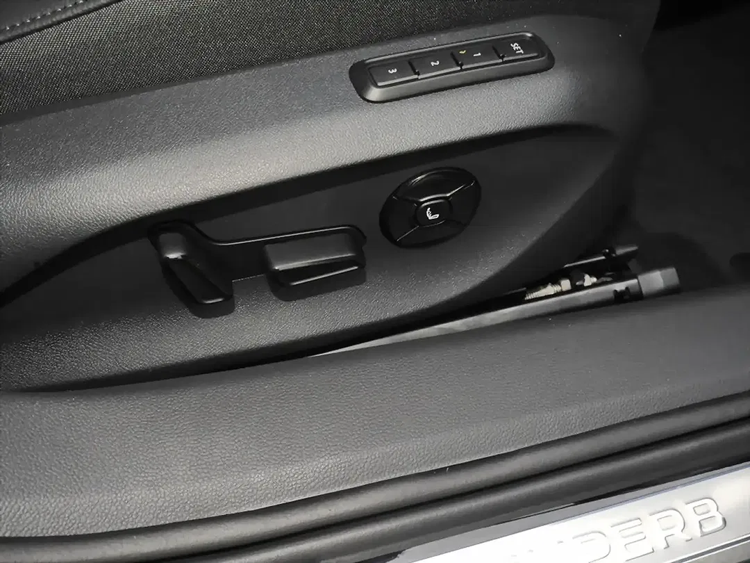 Skoda Superb - Thumbnail 9