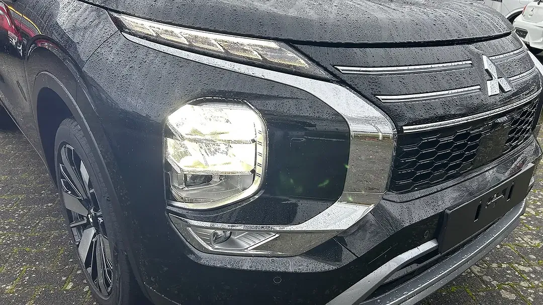 Mitsubishi Outlander - Thumbnail 10