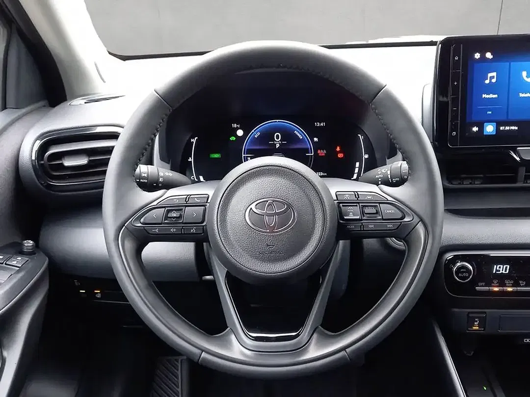 Toyota Yaris - Thumbnail 10