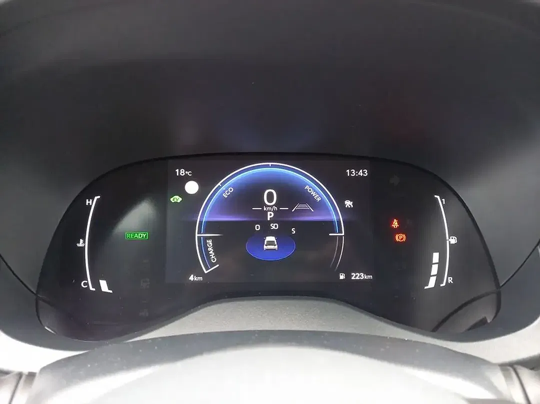 Toyota Yaris - Thumbnail 11