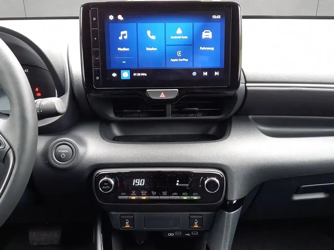 Toyota Yaris - Thumbnail 14