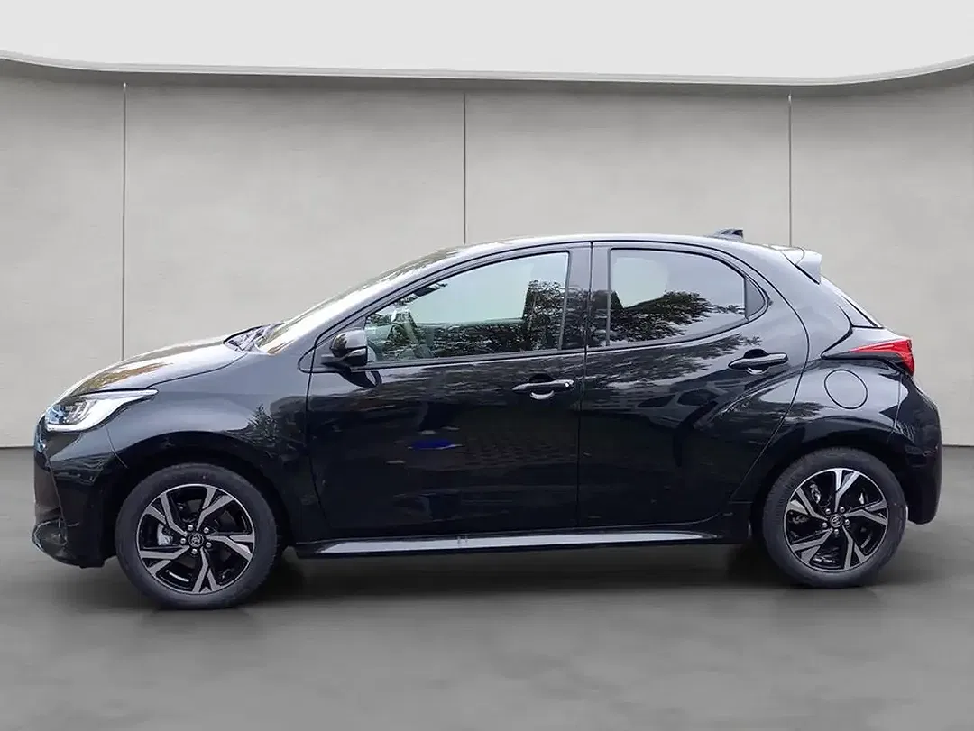 Toyota Yaris - Thumbnail 2