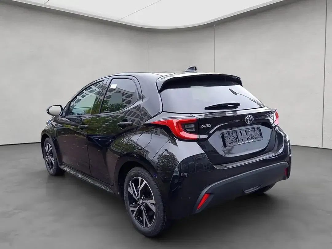Toyota Yaris - Thumbnail 3