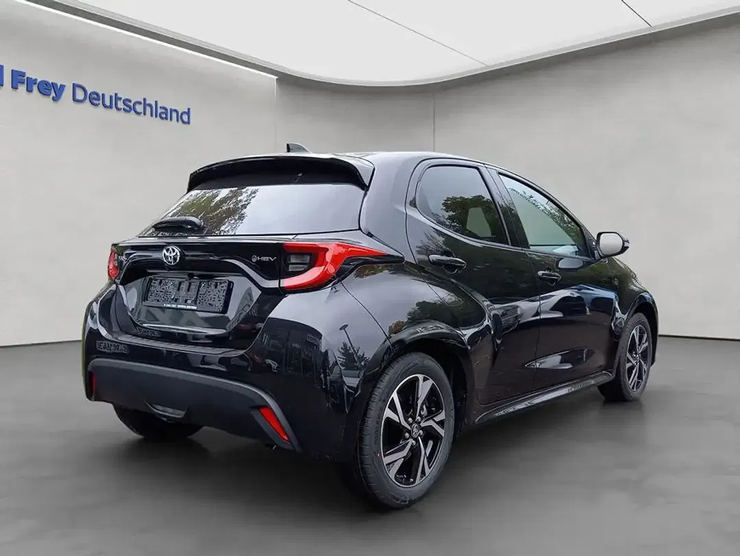 Toyota Yaris - Thumbnail 5
