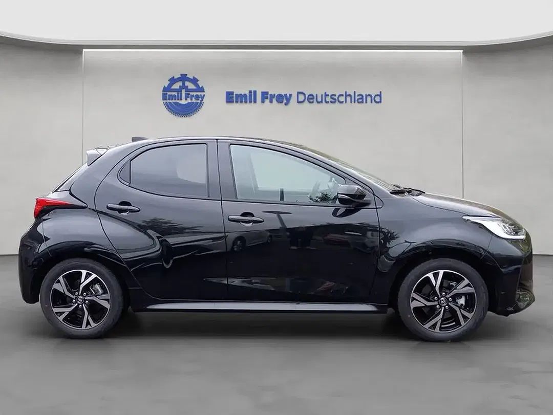 Toyota Yaris - Thumbnail 6