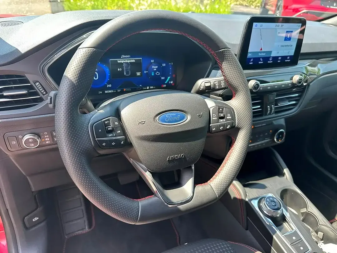 Ford Kuga - Thumbnail 4
