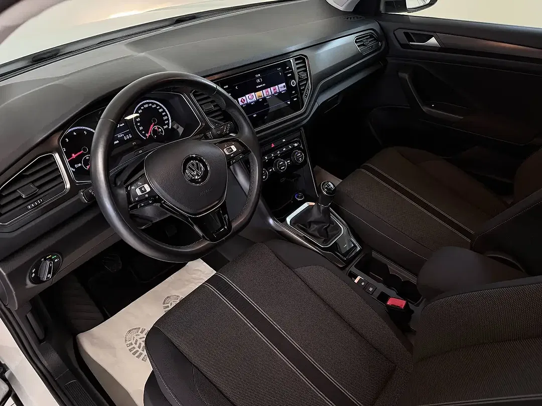 Volkswagen T-Roc - Thumbnail 11