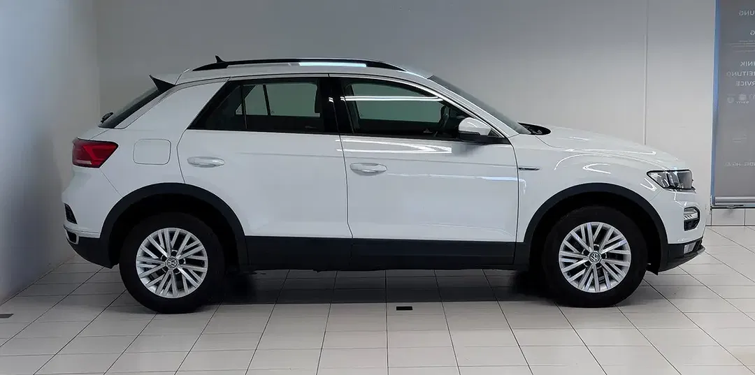 Volkswagen T-Roc - Thumbnail 4