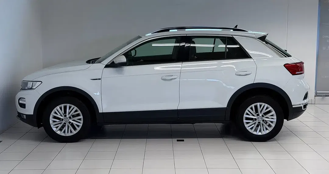 Volkswagen T-Roc - Thumbnail 6