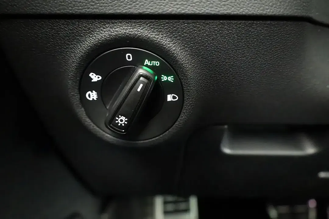 Skoda Karoq - Thumbnail 9