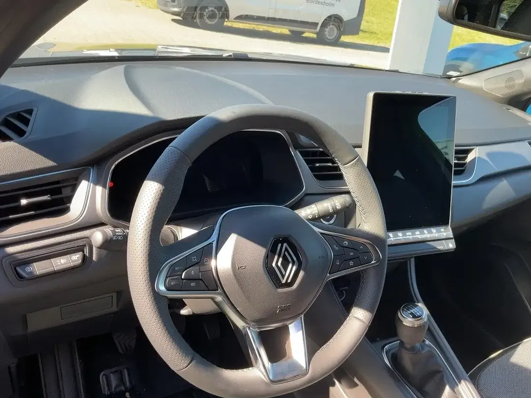 Renault Captur - Thumbnail 8