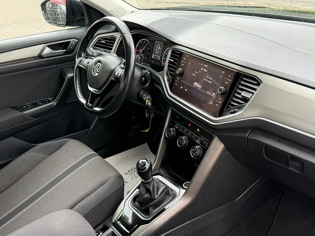 Volkswagen T-Roc - Thumbnail 11