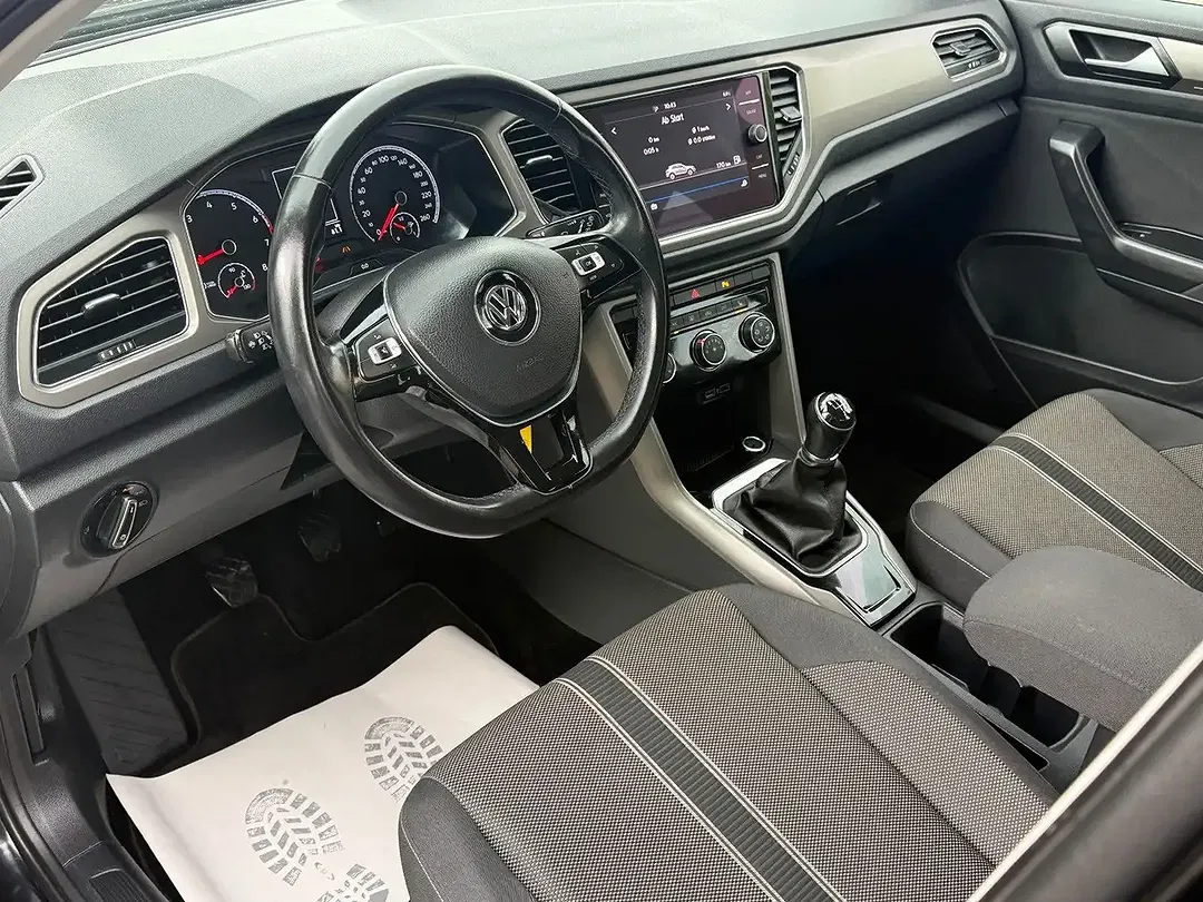 Volkswagen T-Roc - Thumbnail 15