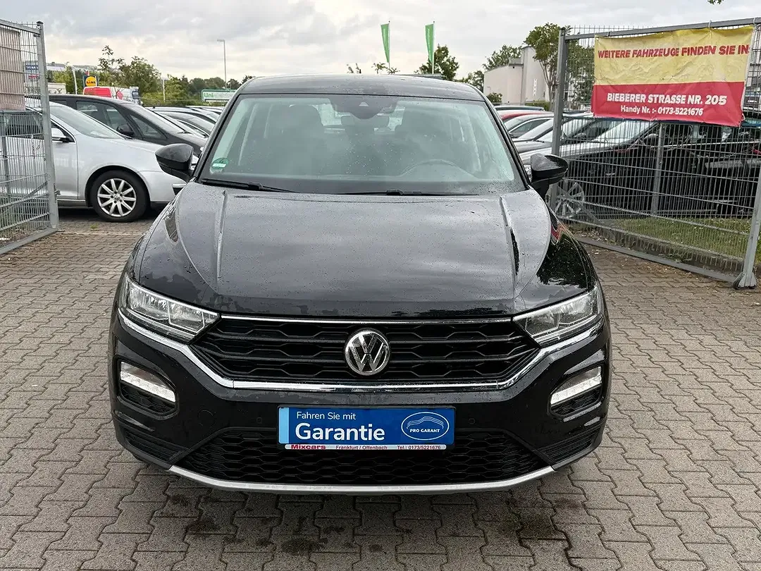 Volkswagen T-Roc - Thumbnail 2