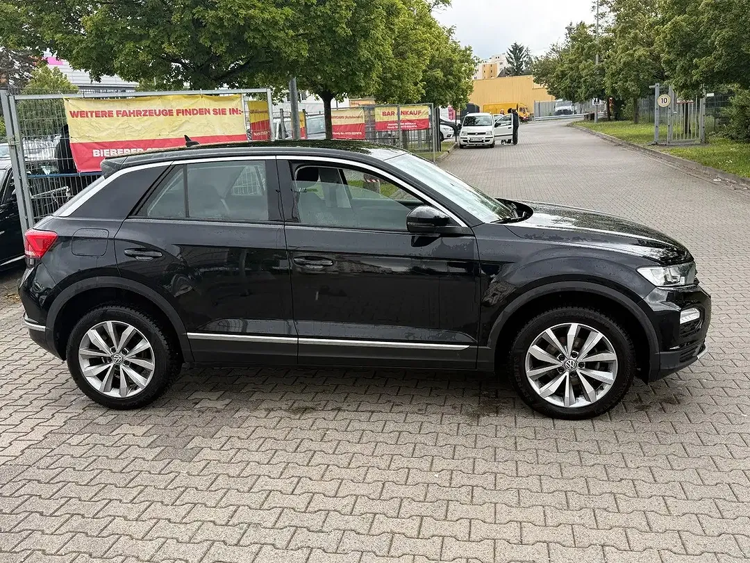 Volkswagen T-Roc - Thumbnail 5
