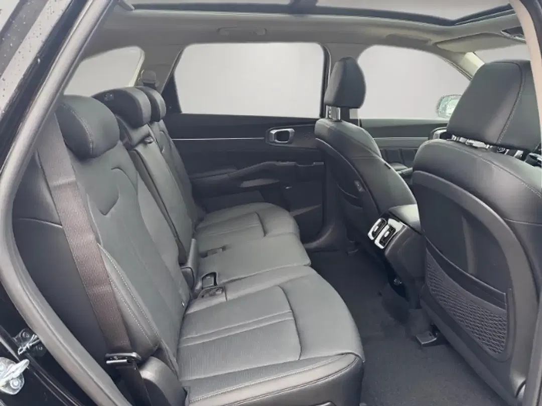 Kia Sorento - Thumbnail 13