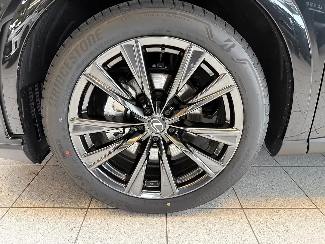 Lexus RX 450h - Thumbnail 7