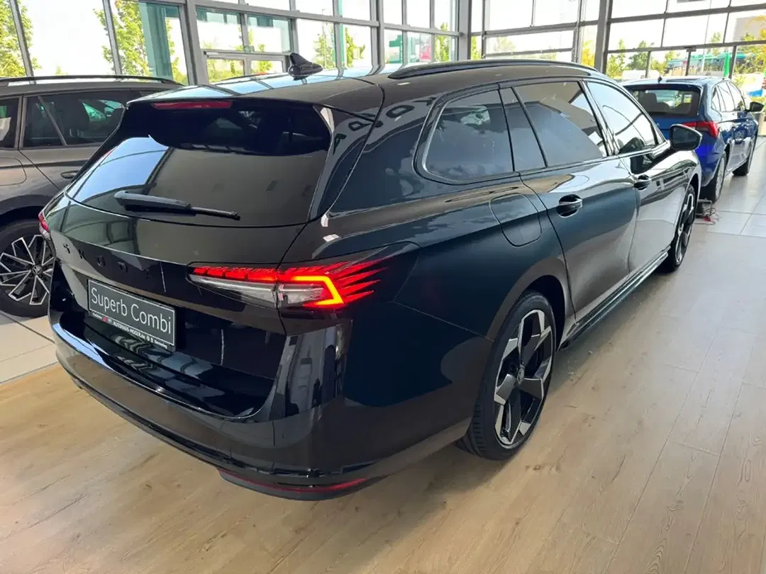 Skoda Superb - Thumbnail 5