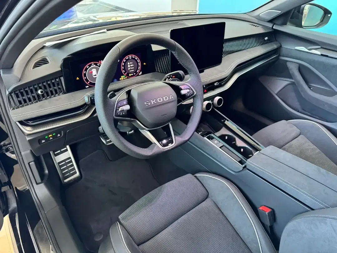 Skoda Superb - Thumbnail 6