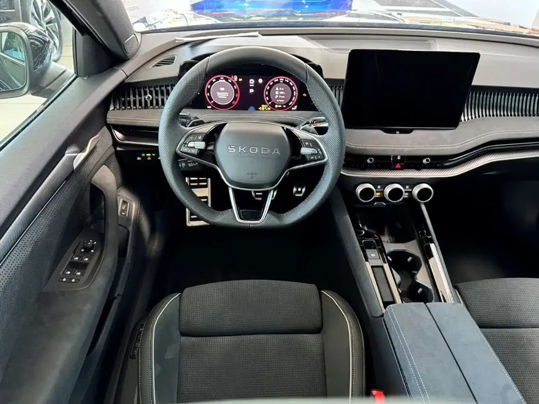 Skoda Superb - Thumbnail 8