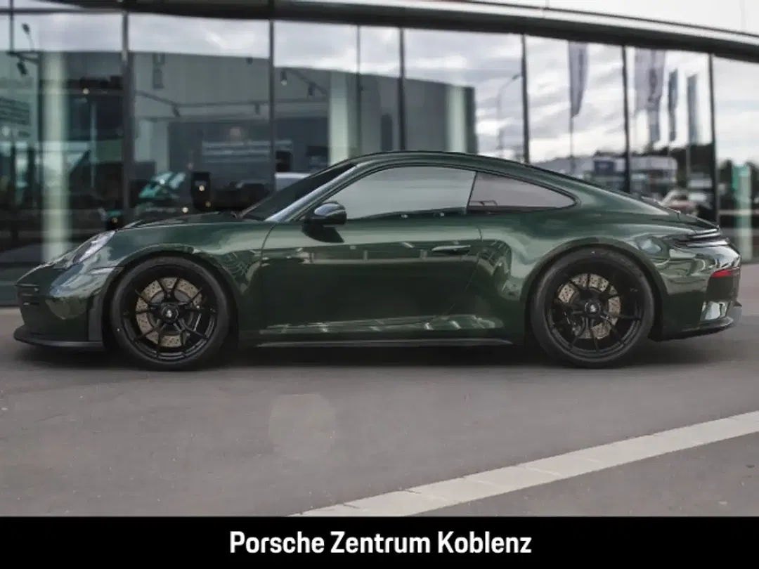 Porsche 992 - Thumbnail 2