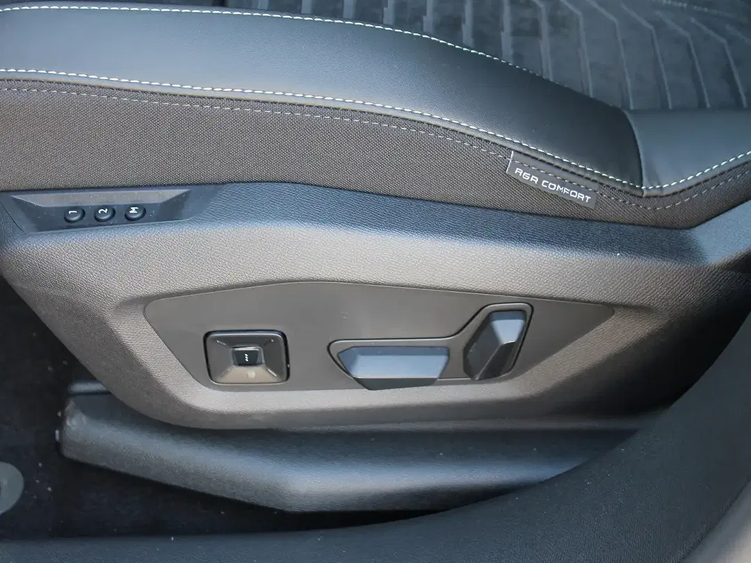 Peugeot 3008 - Thumbnail 9
