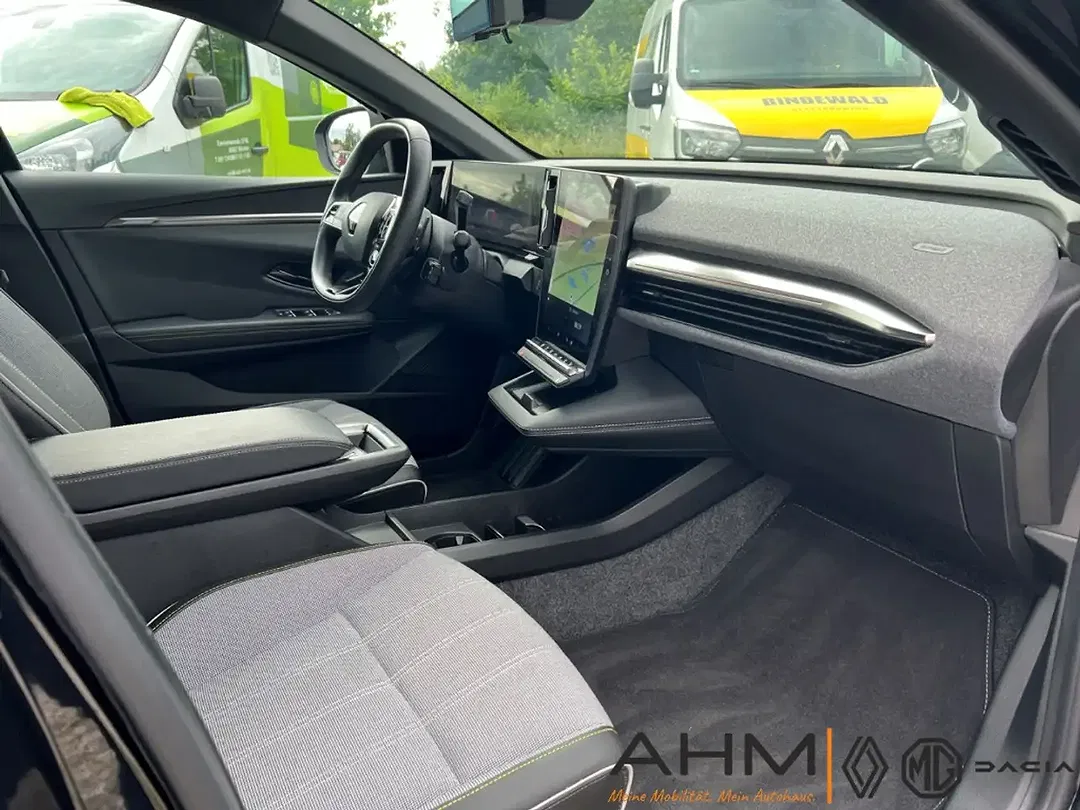 Renault Megane E-Tech - Thumbnail 14