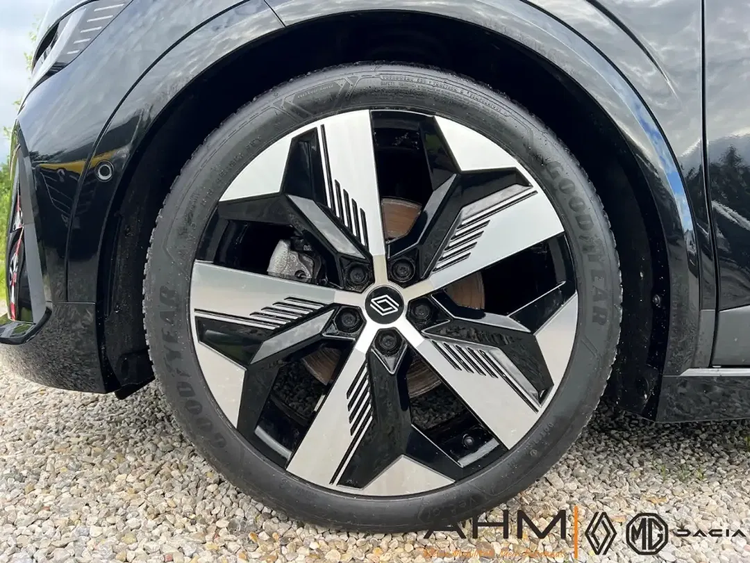 Renault Megane E-Tech - Thumbnail 8