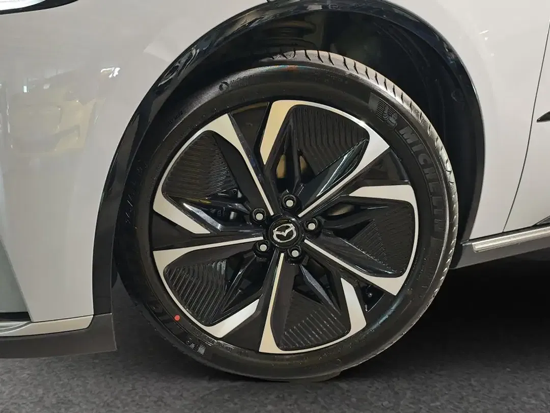 Mazda 6e - Thumbnail 14