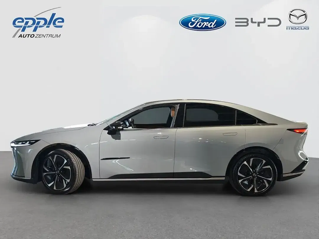 Mazda 6e - Thumbnail 3