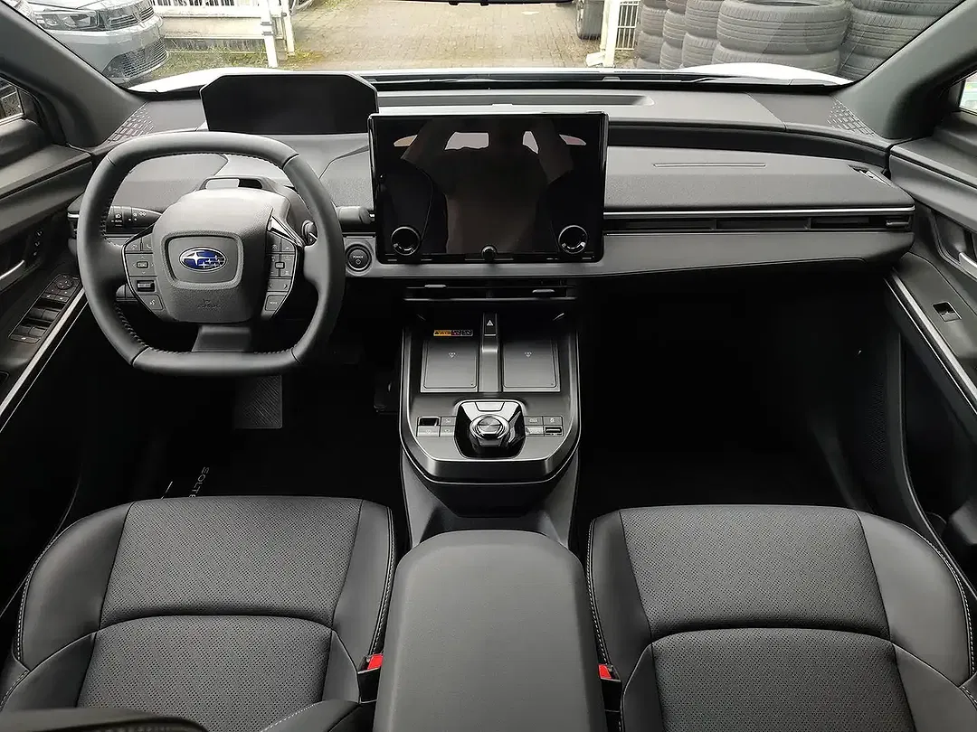 Subaru Solterra - Thumbnail 5