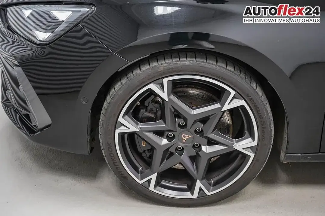 CUPRA Leon - Thumbnail 4