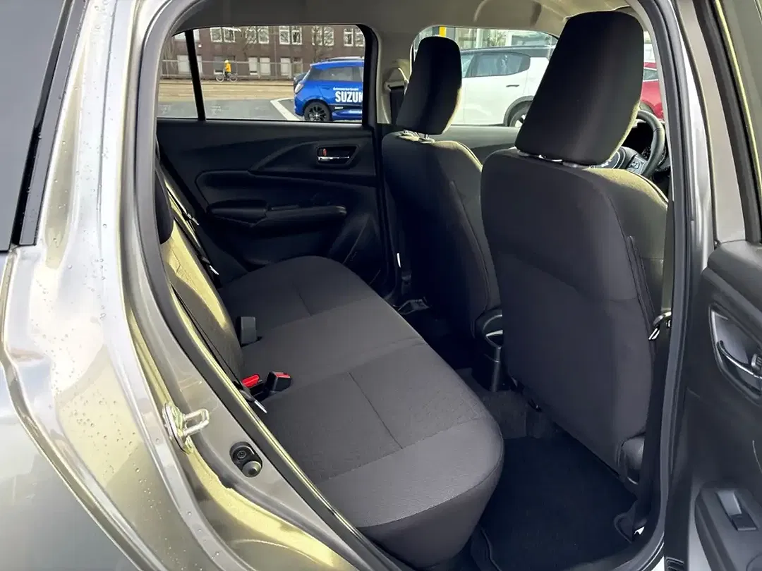 Suzuki Swift - Thumbnail 10