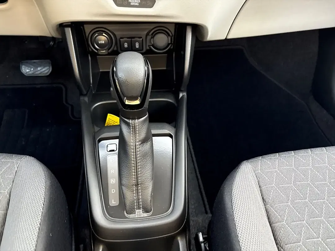 Suzuki Swift - Thumbnail 15