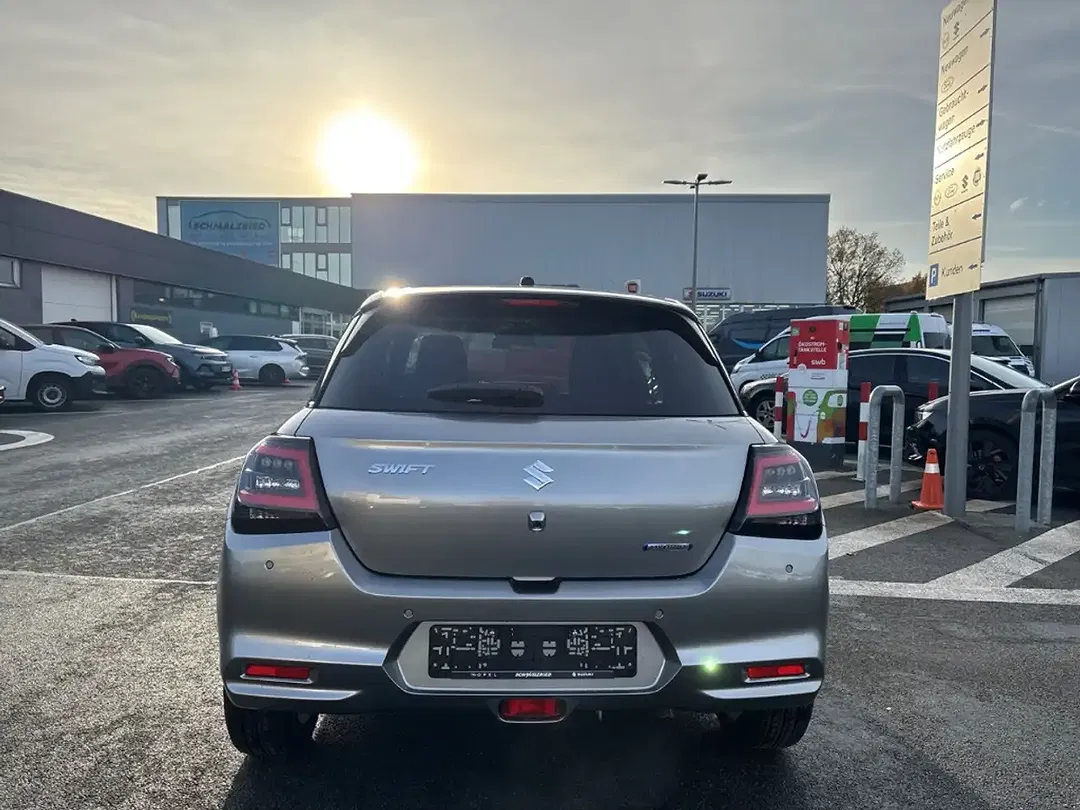 Suzuki Swift - Thumbnail 4