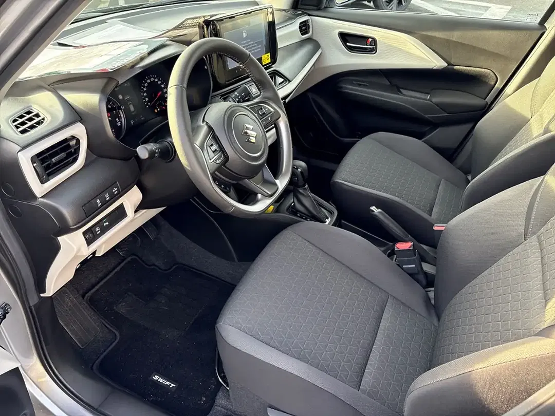 Suzuki Swift - Thumbnail 9
