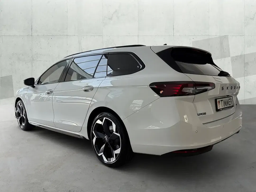 Skoda Superb - Thumbnail 3