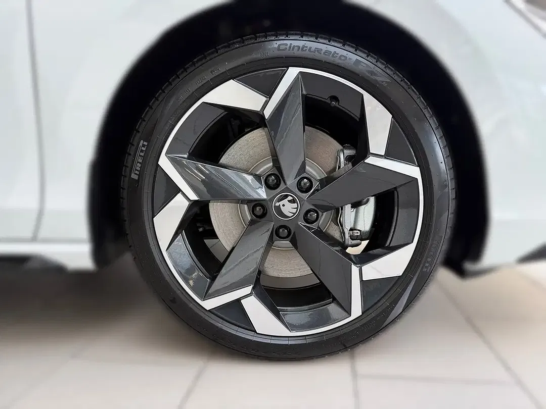 Skoda Superb - Thumbnail 5