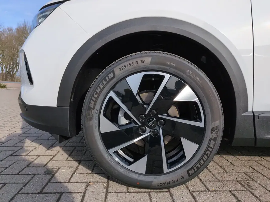 Opel Grandland - Thumbnail 2
