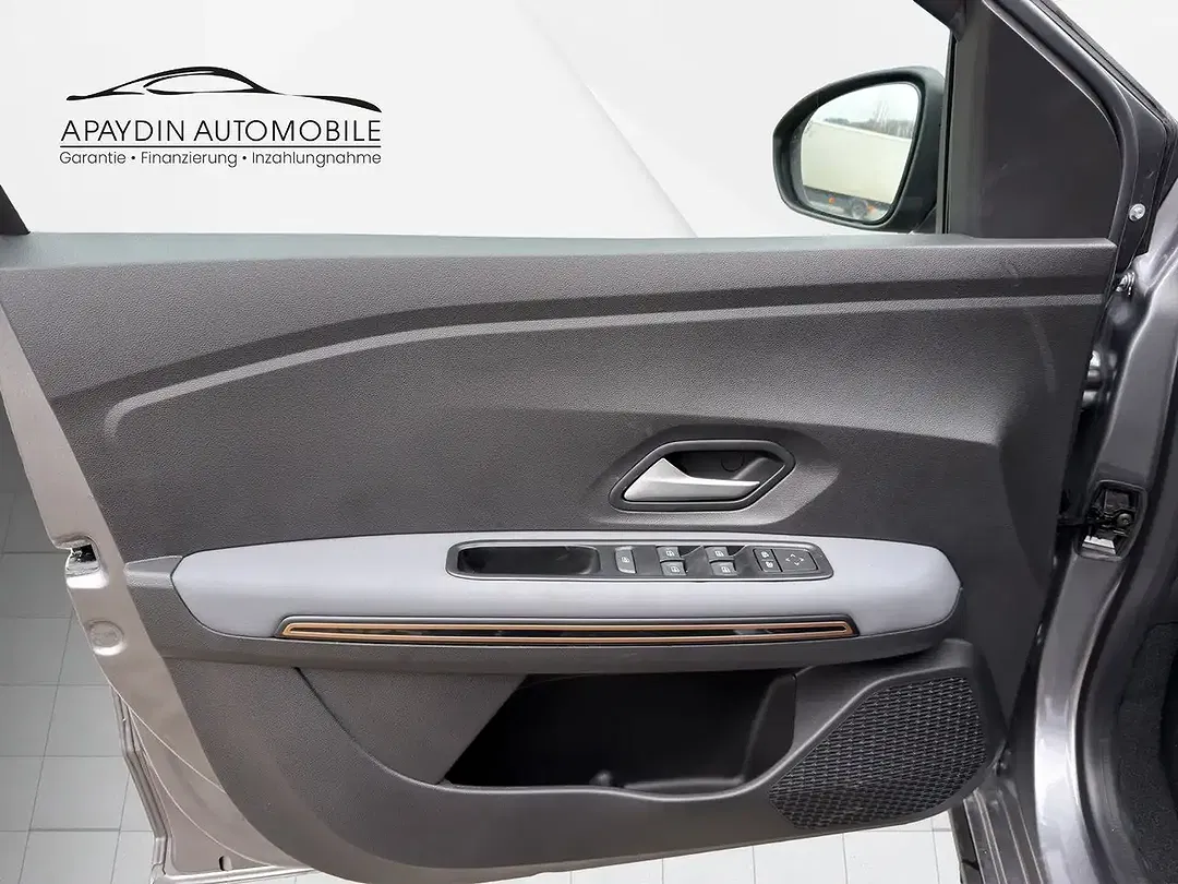 Dacia Sandero - Thumbnail 12