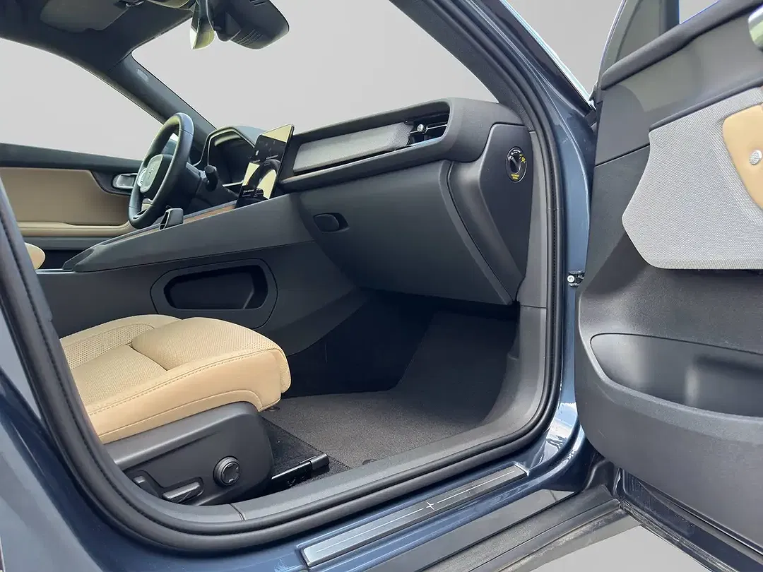 Polestar 2 - Thumbnail 9