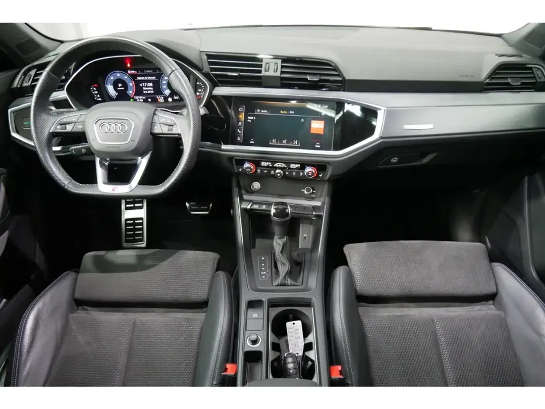 Audi Q3 - Thumbnail 11