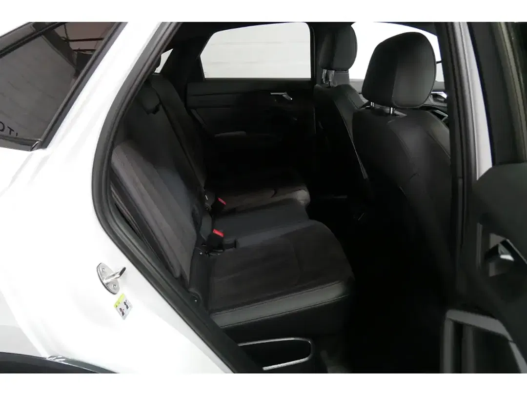 Audi Q3 - Thumbnail 12