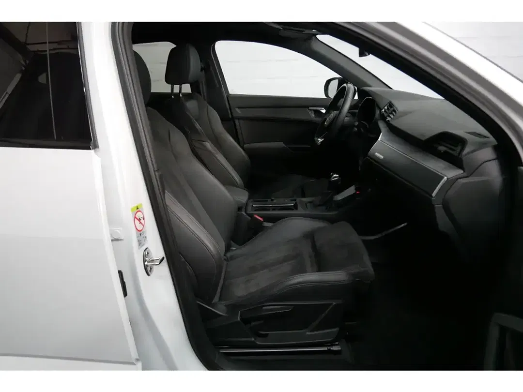 Audi Q3 - Thumbnail 13