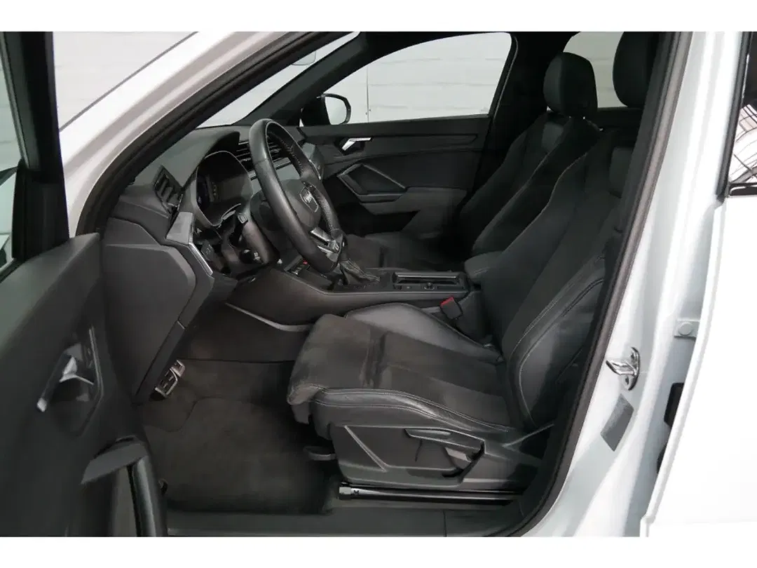 Audi Q3 - Thumbnail 9