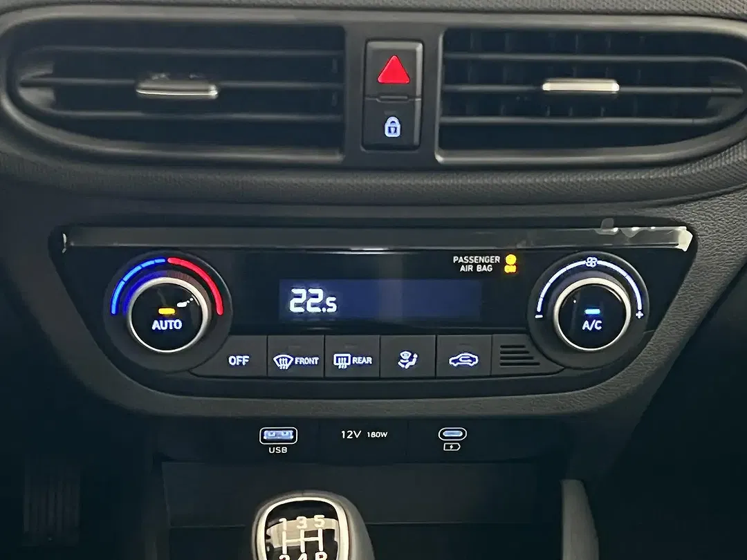 Hyundai i10 - Thumbnail 11