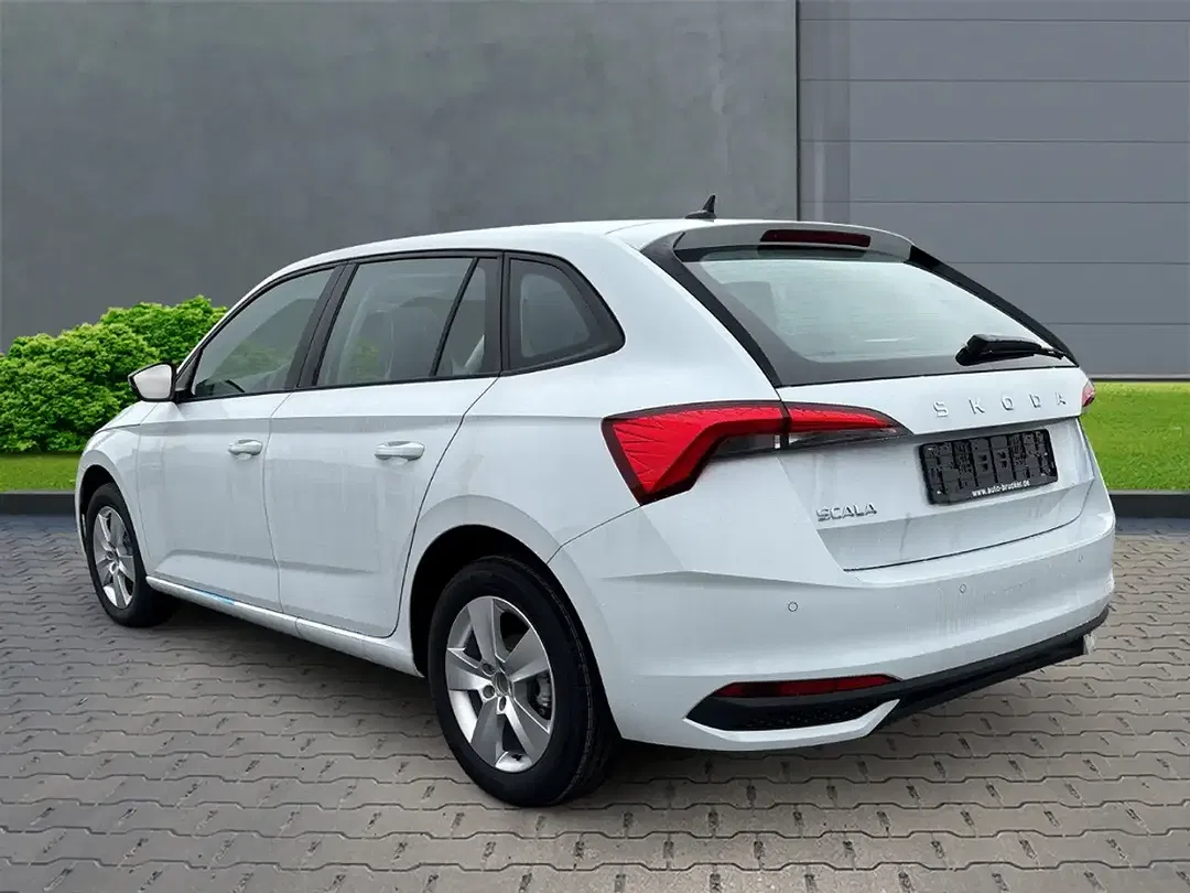 Skoda Scala - Thumbnail 2