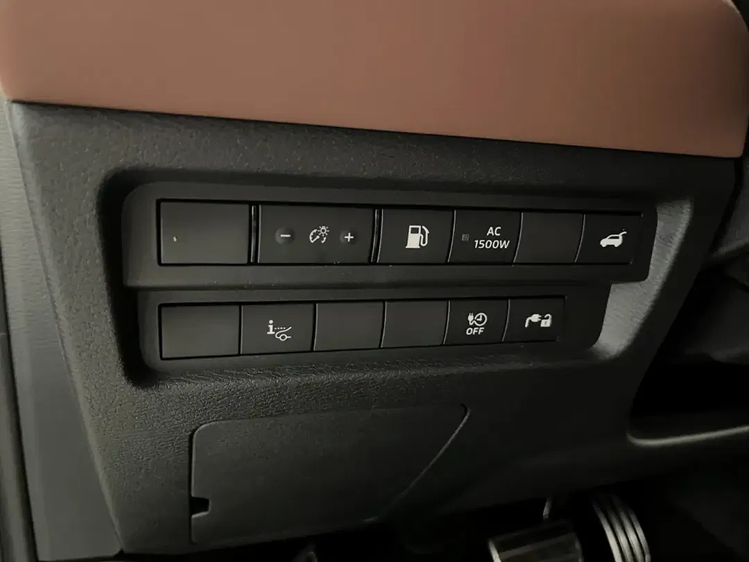 Mitsubishi Outlander - Thumbnail 13