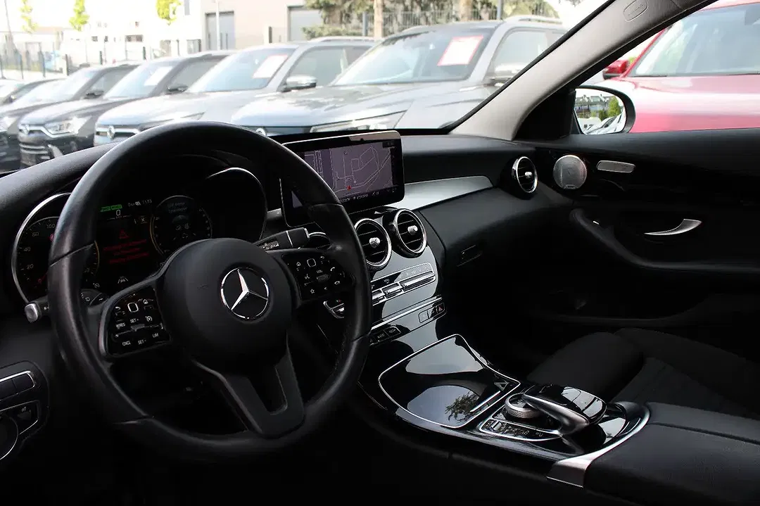 Mercedes-Benz C 300 - Thumbnail 11